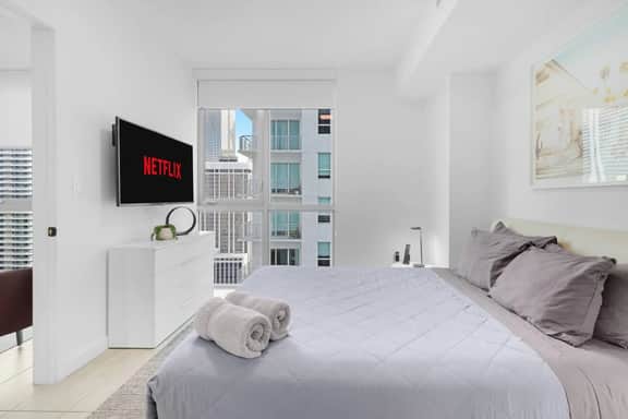 Luxury Stay in Brickell • 1BR • Pool & Gym - Image 5